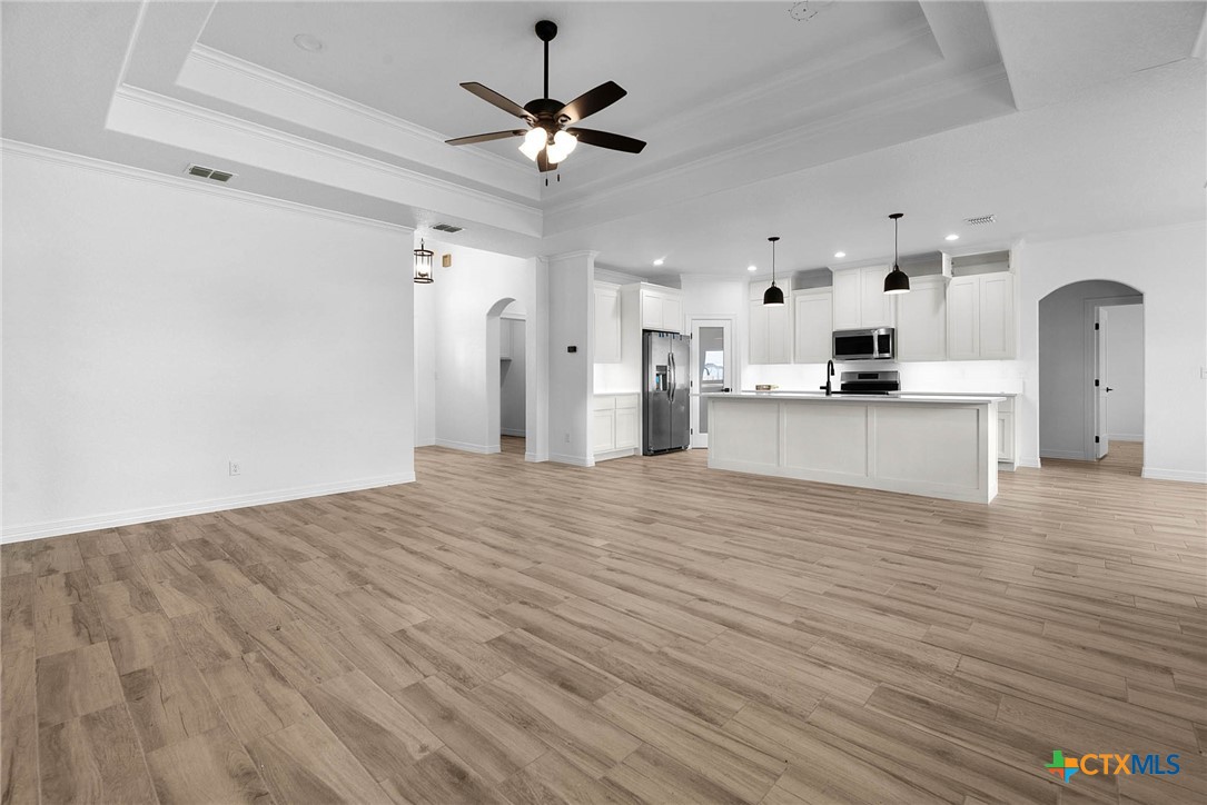 112 Rustic Woods