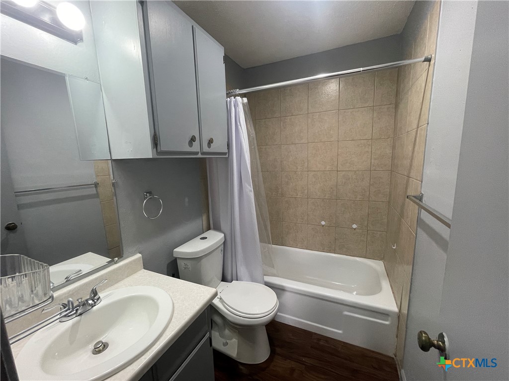 1051 Country Club Drive