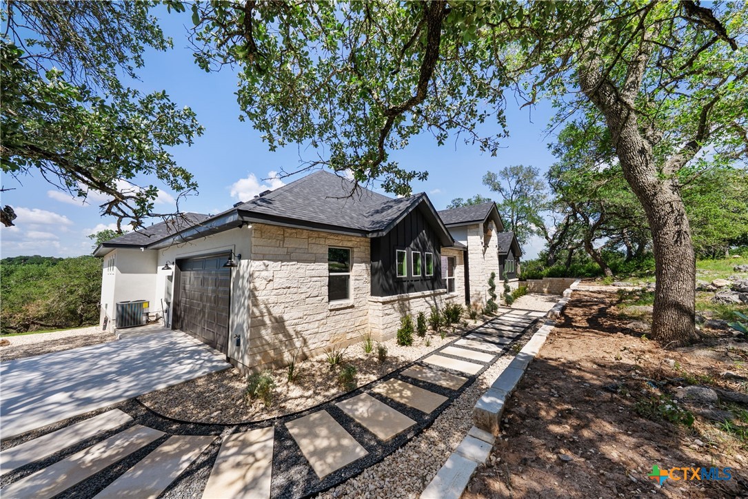 375 Shady Hollow