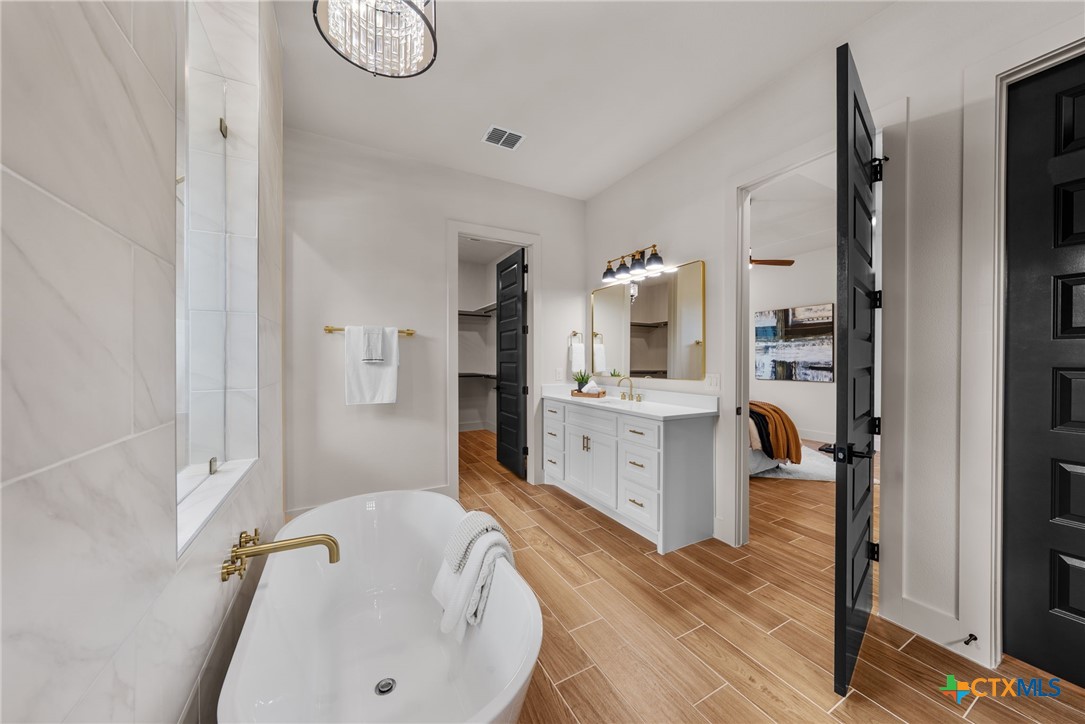 375 Shady Hollow