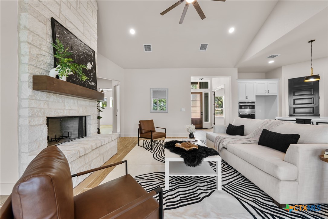 375 Shady Hollow