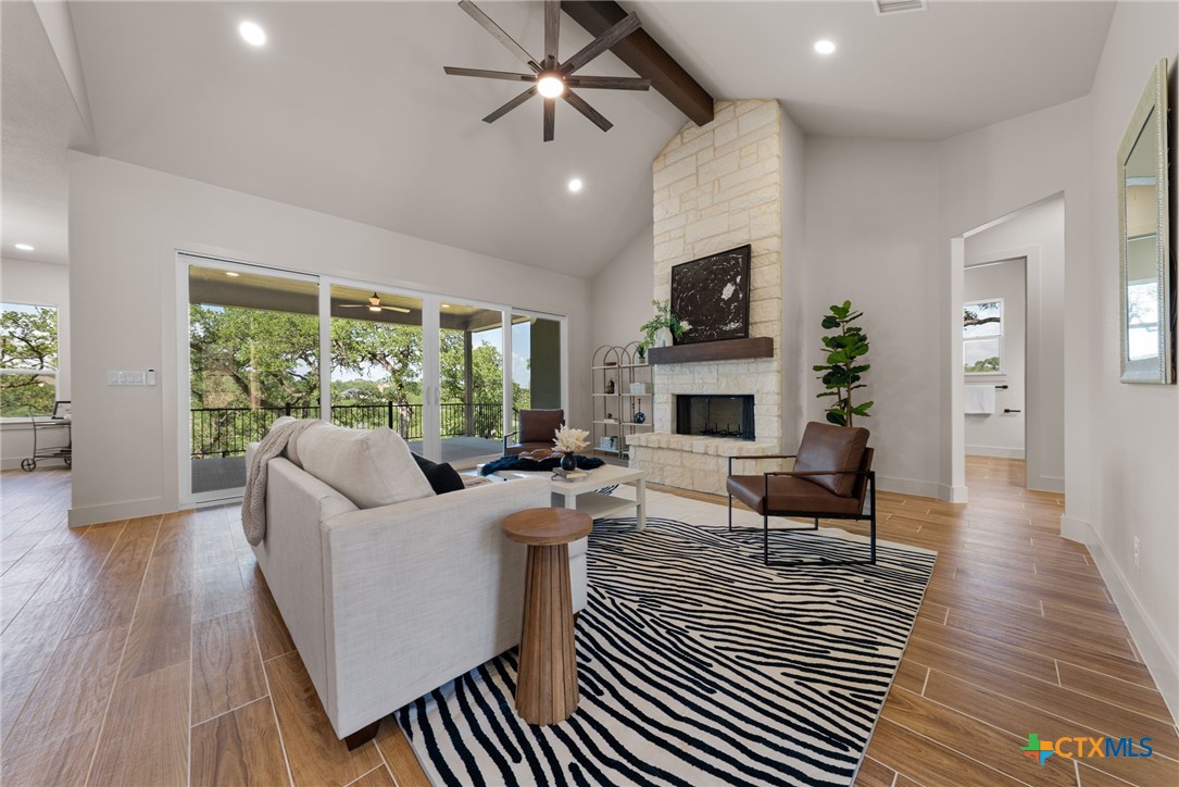 375 Shady Hollow