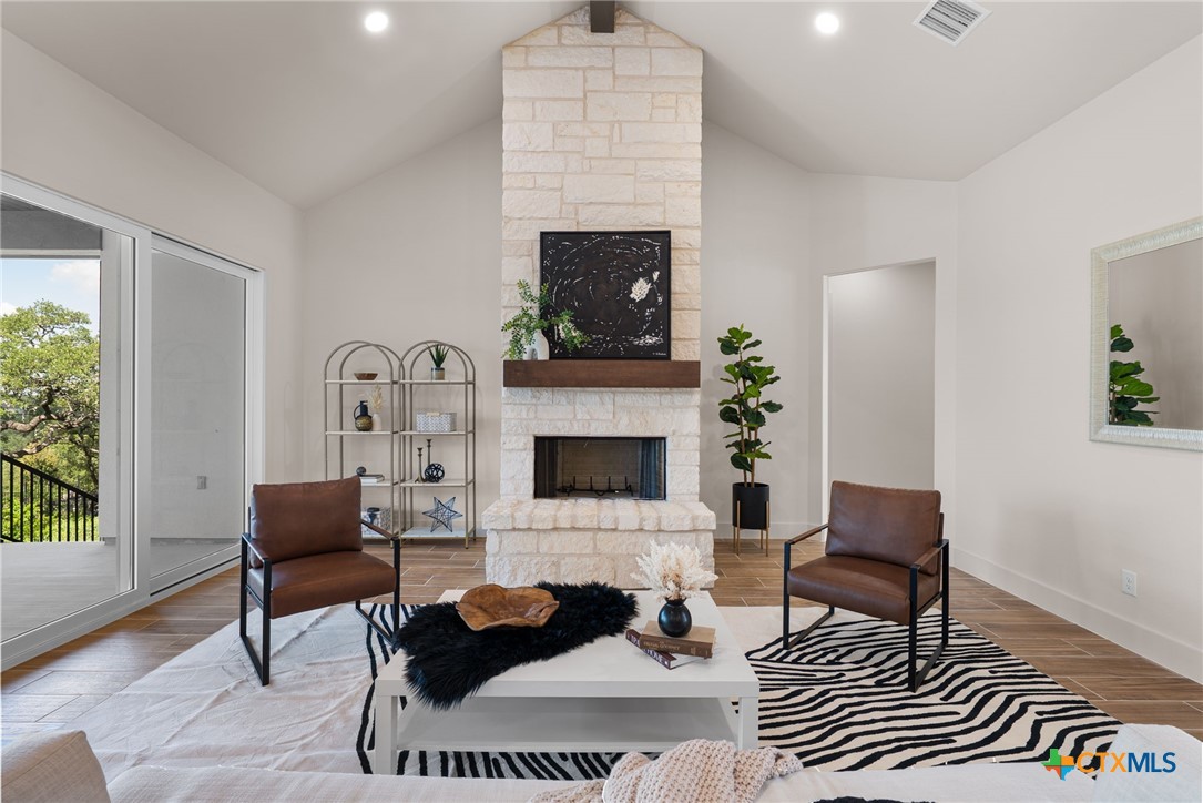 375 Shady Hollow