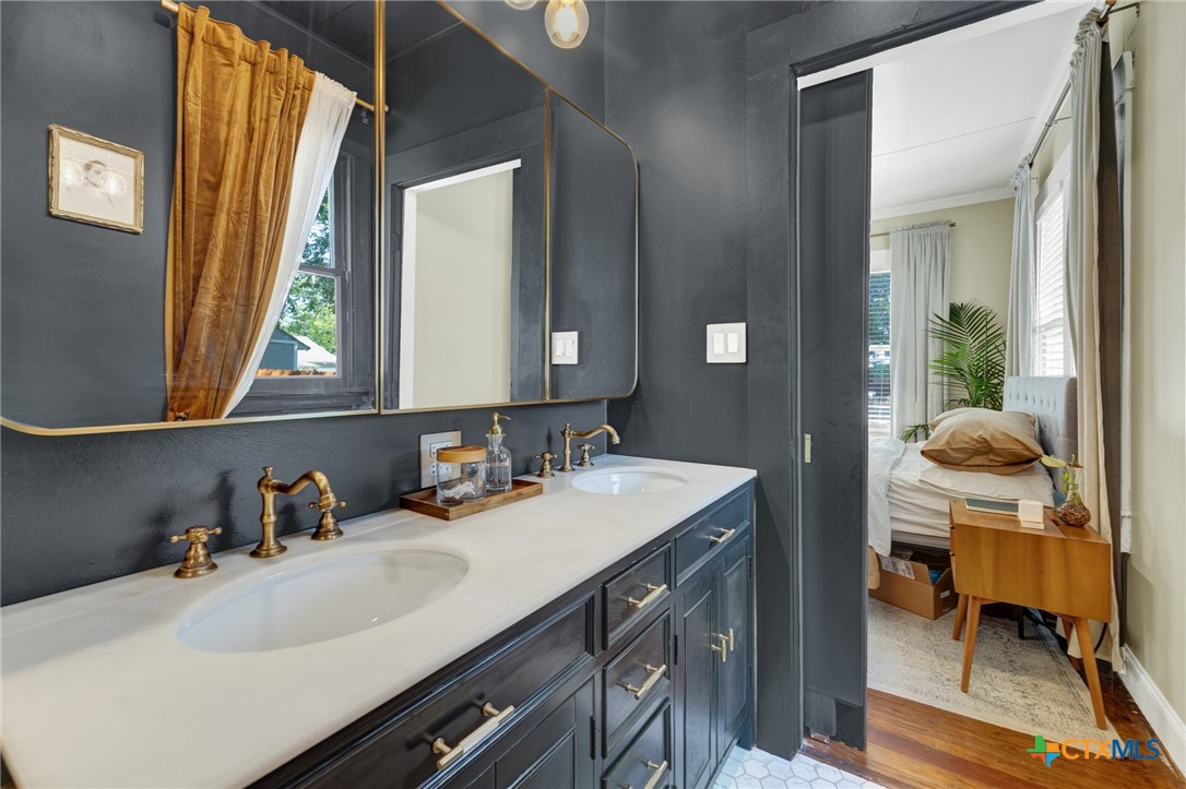 225 S Live Oak Avenue