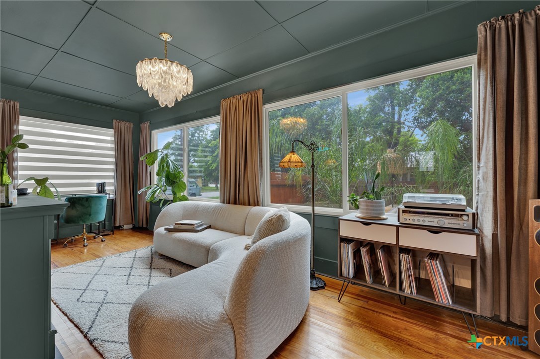 225 S Live Oak Avenue