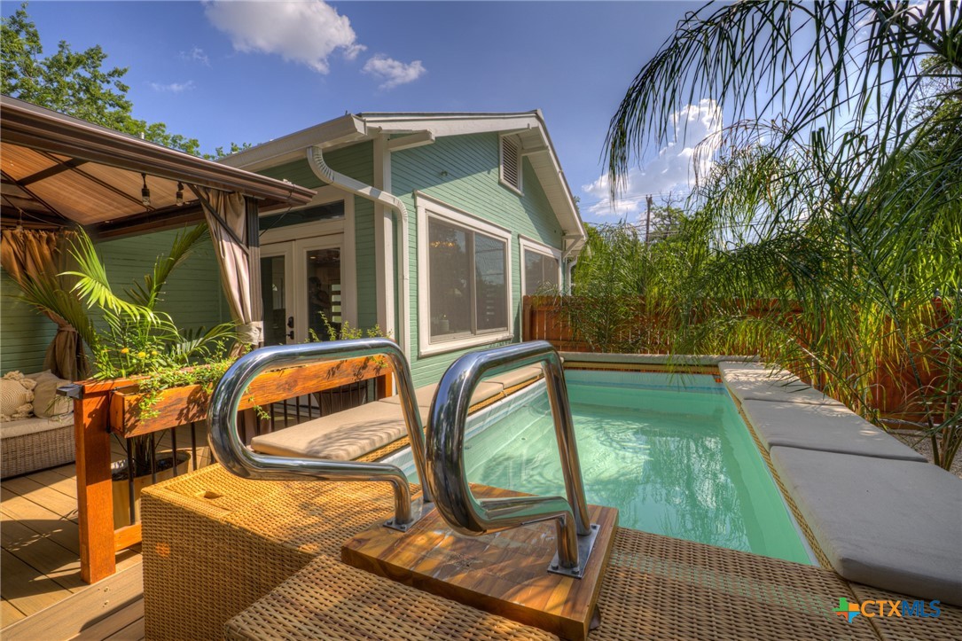 225 S Live Oak Avenue