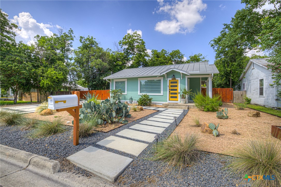225 S Live Oak Avenue