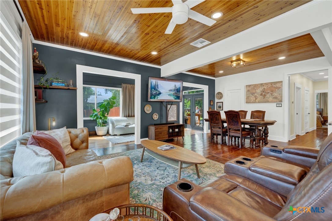 225 S Live Oak Avenue