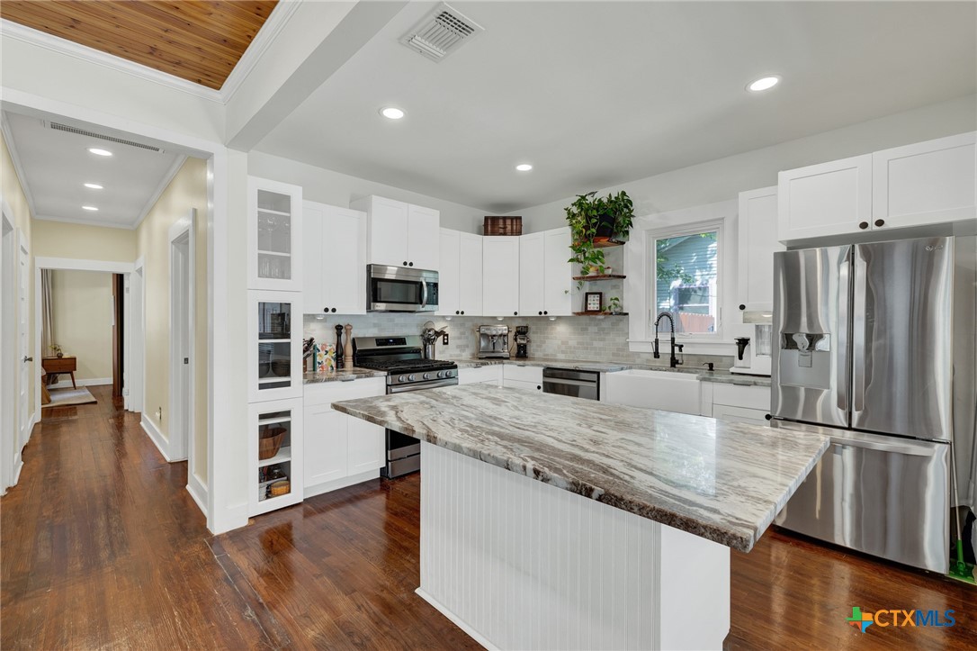 225 S Live Oak Avenue