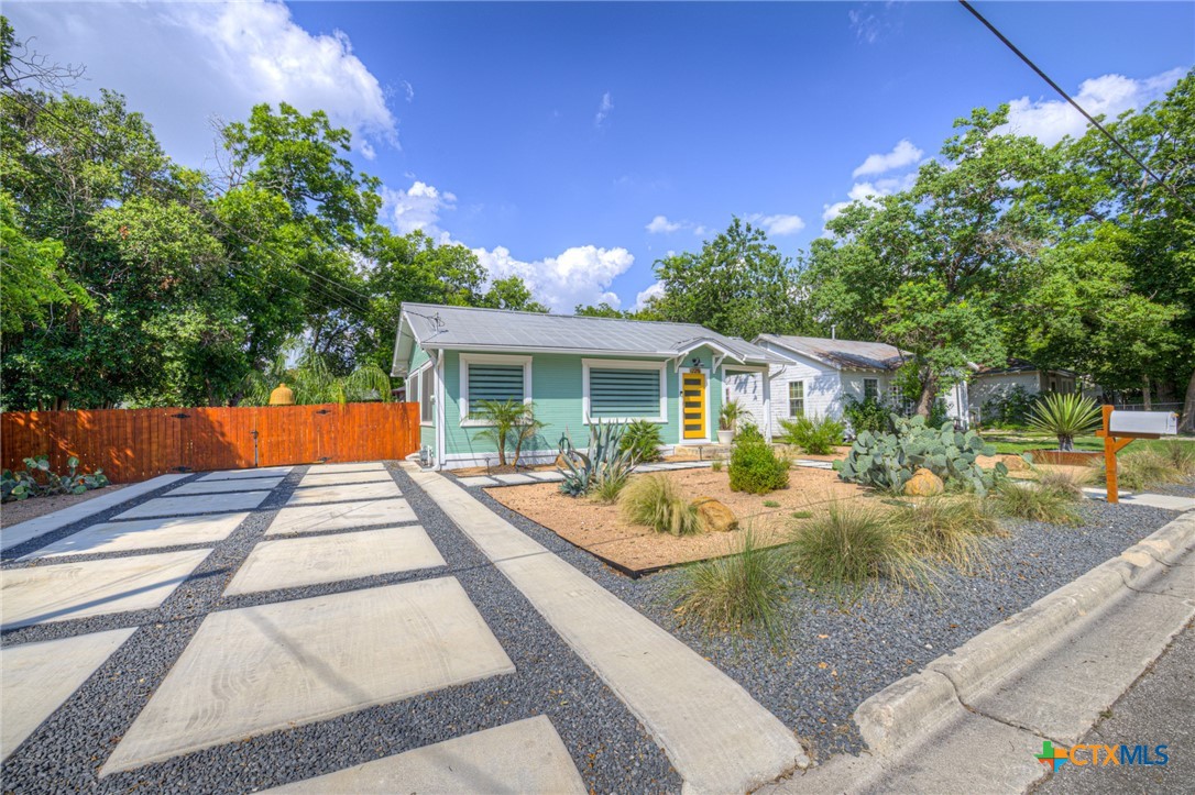 225 S Live Oak Avenue