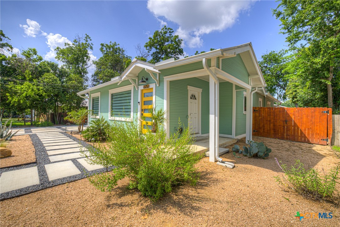 225 S Live Oak Avenue