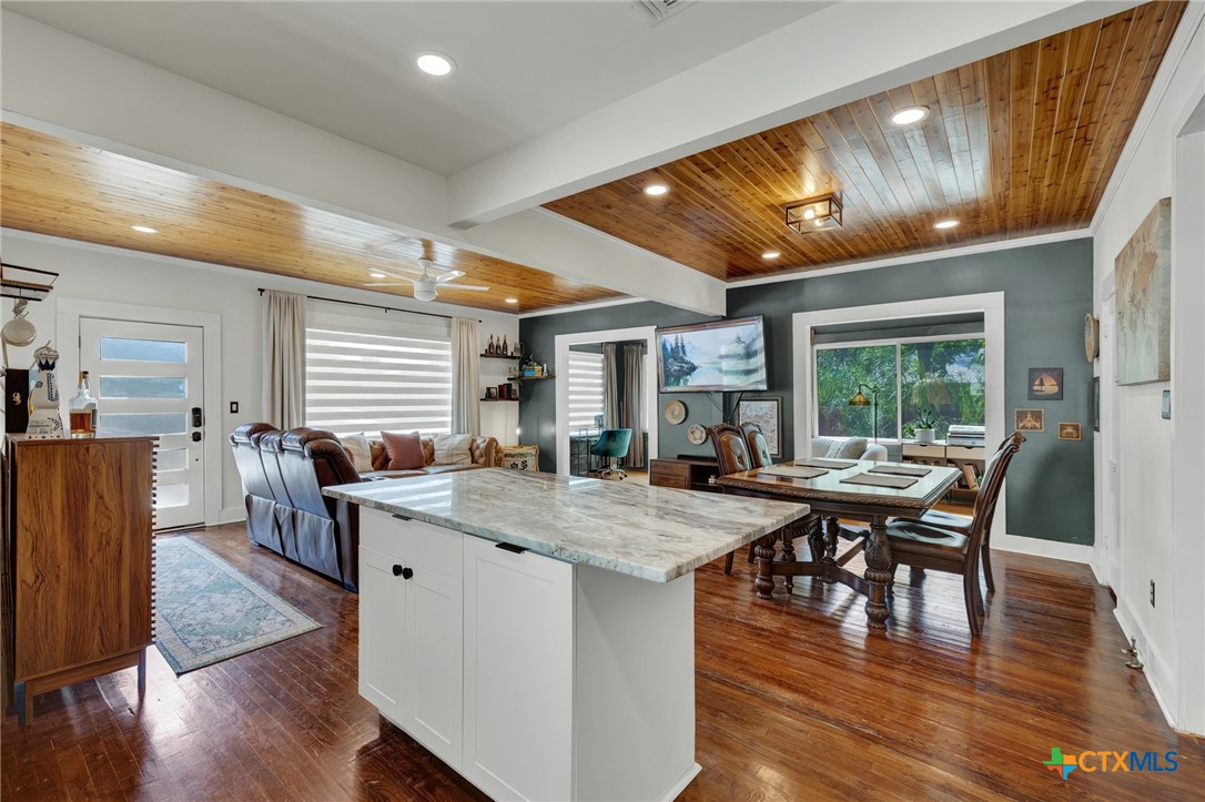 225 S Live Oak Avenue