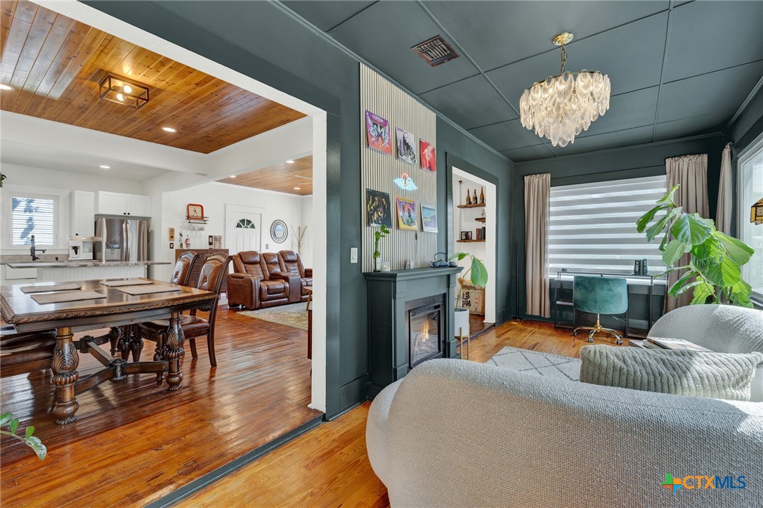 225 S Live Oak Avenue
