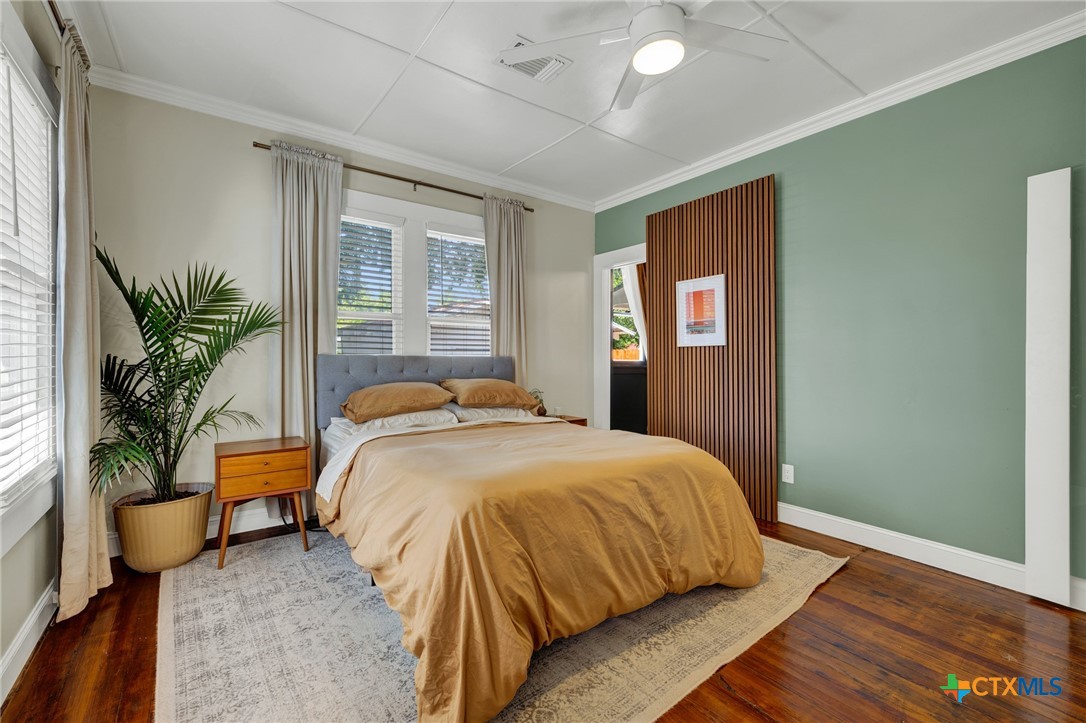 225 S Live Oak Avenue