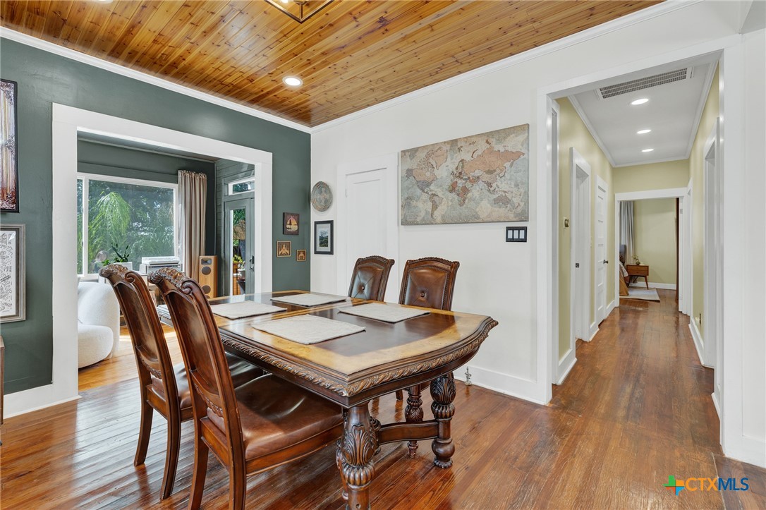 225 S Live Oak Avenue