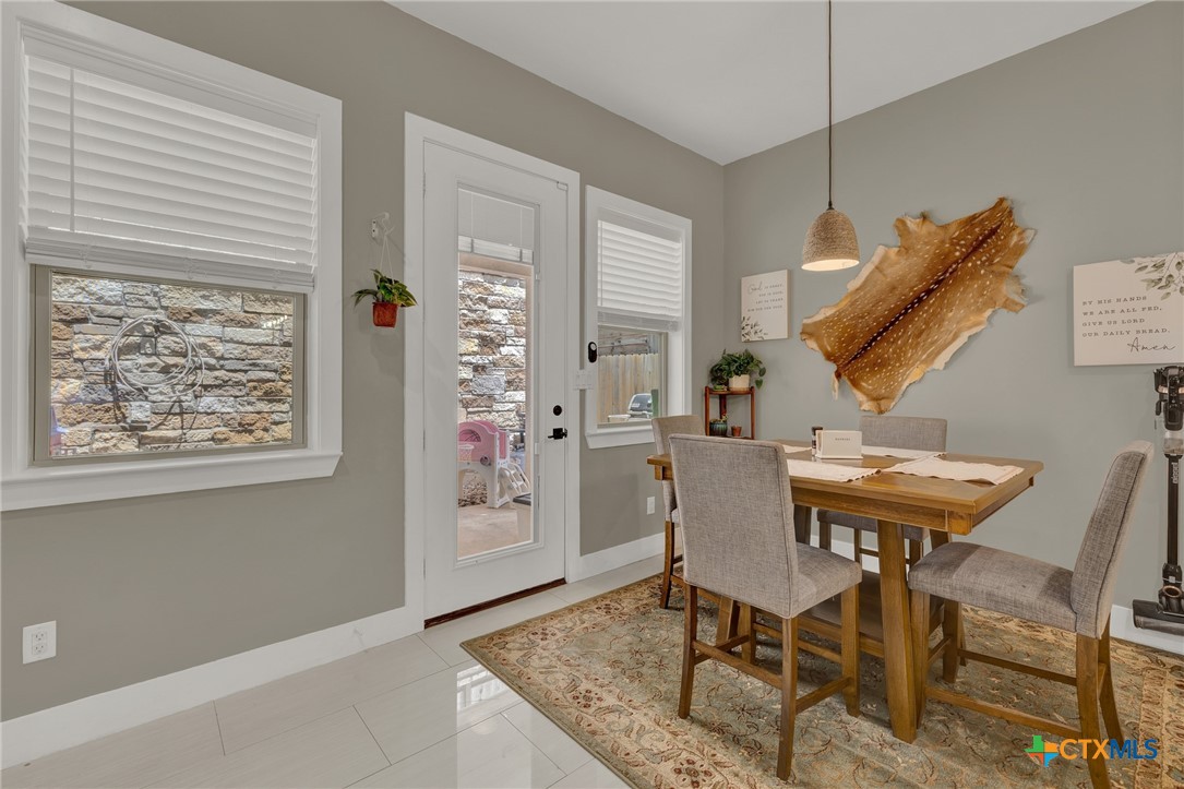 627 Hummingbird Hill