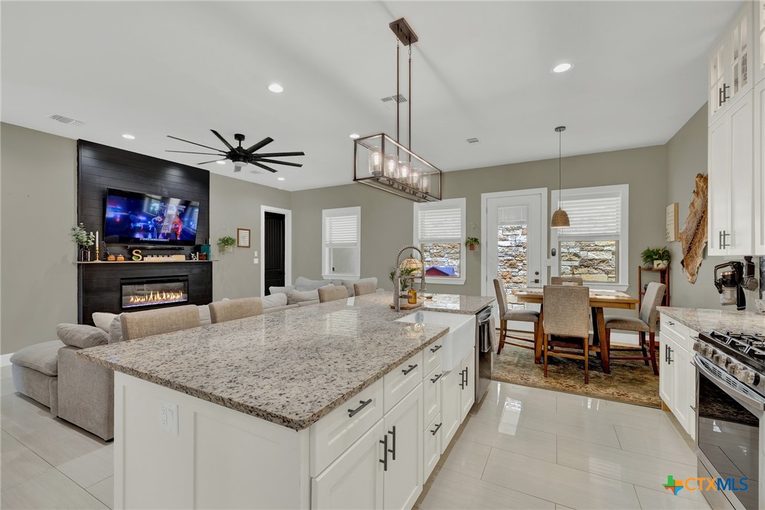 627 Hummingbird Hill