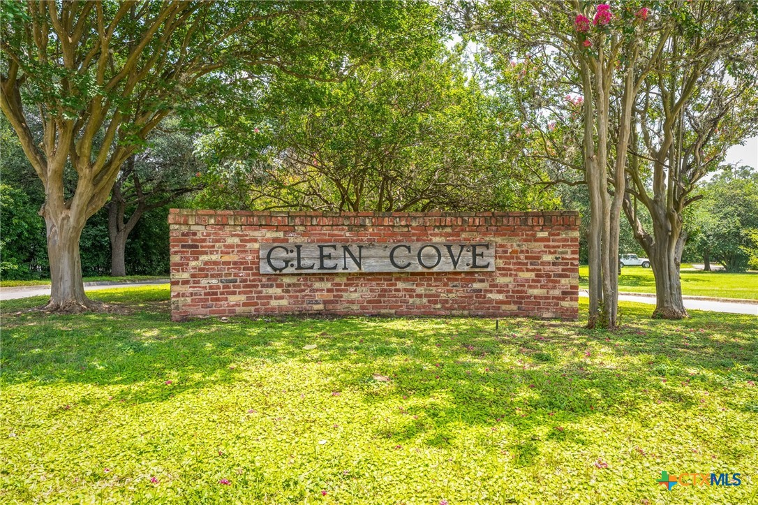 24 Glen Cove Drive