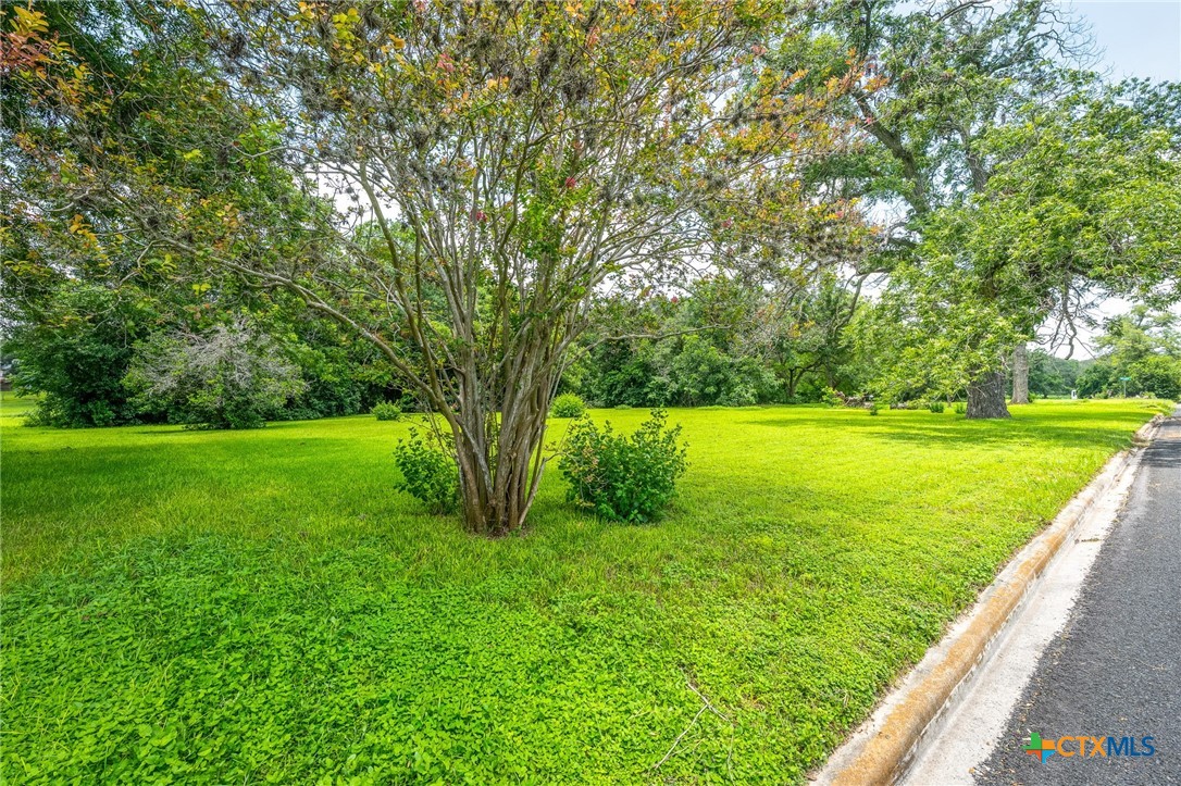 24 Glen Cove Drive