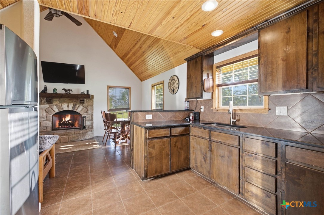 10488 Hwy 304