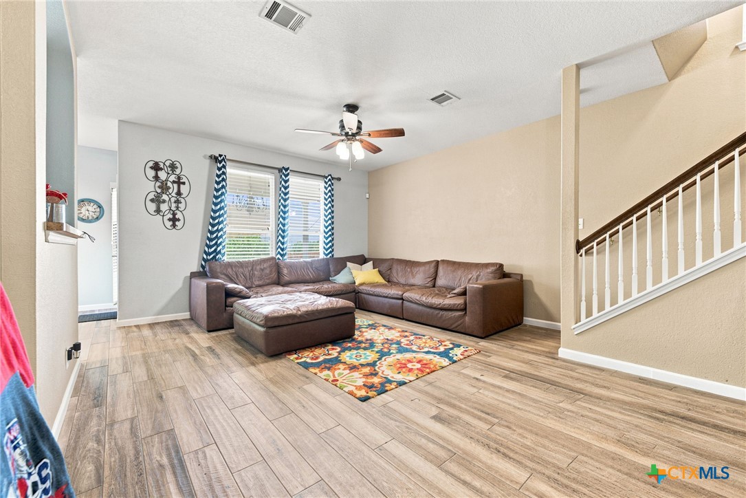 2214 Lakeline Drive