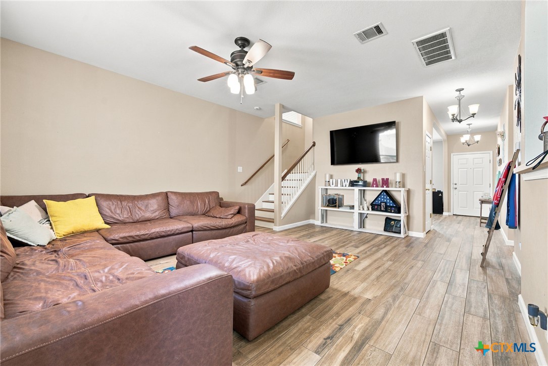 2214 Lakeline Drive
