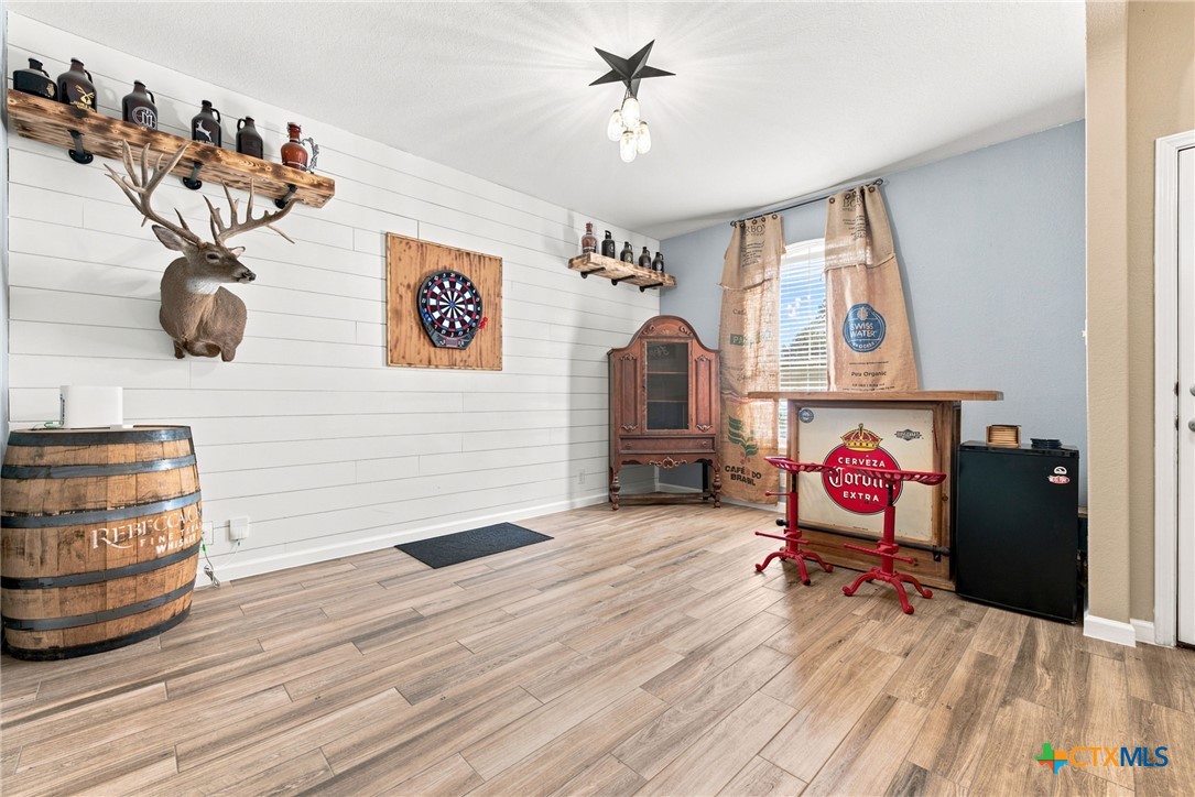 2214 Lakeline Drive