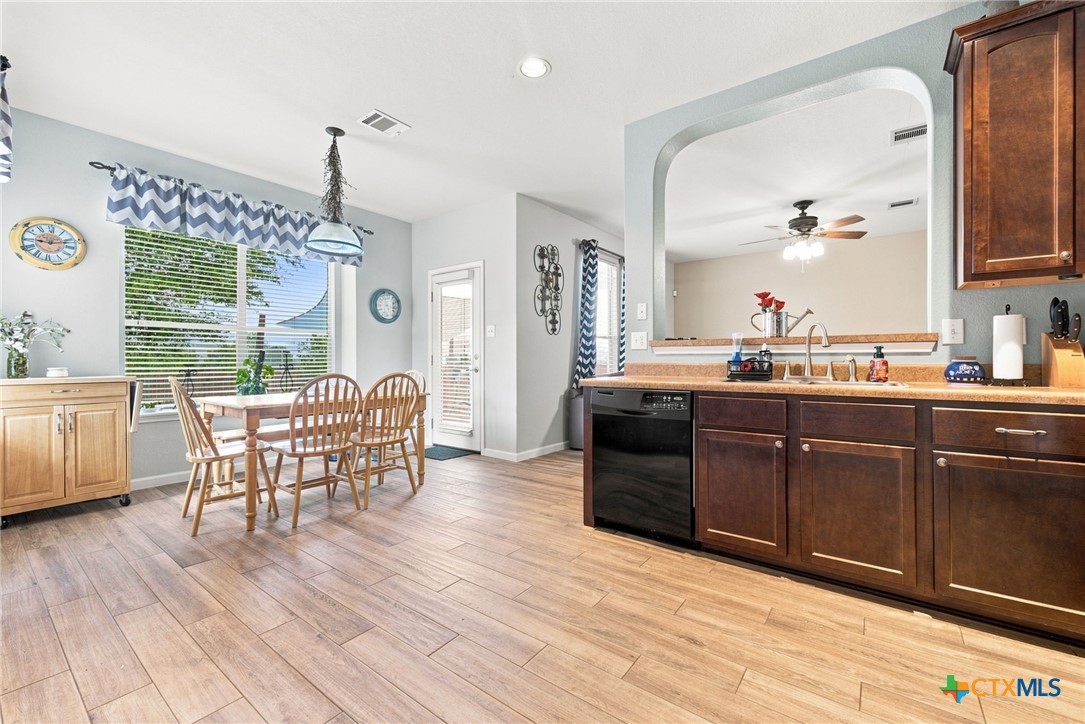 2214 Lakeline Drive