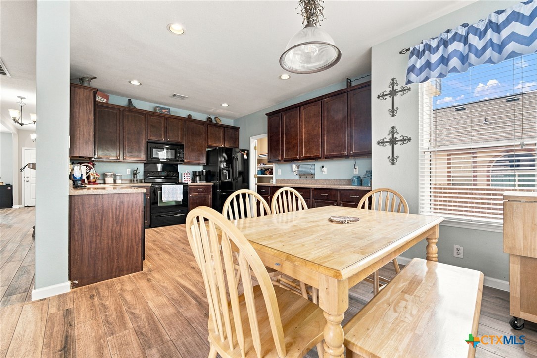2214 Lakeline Drive