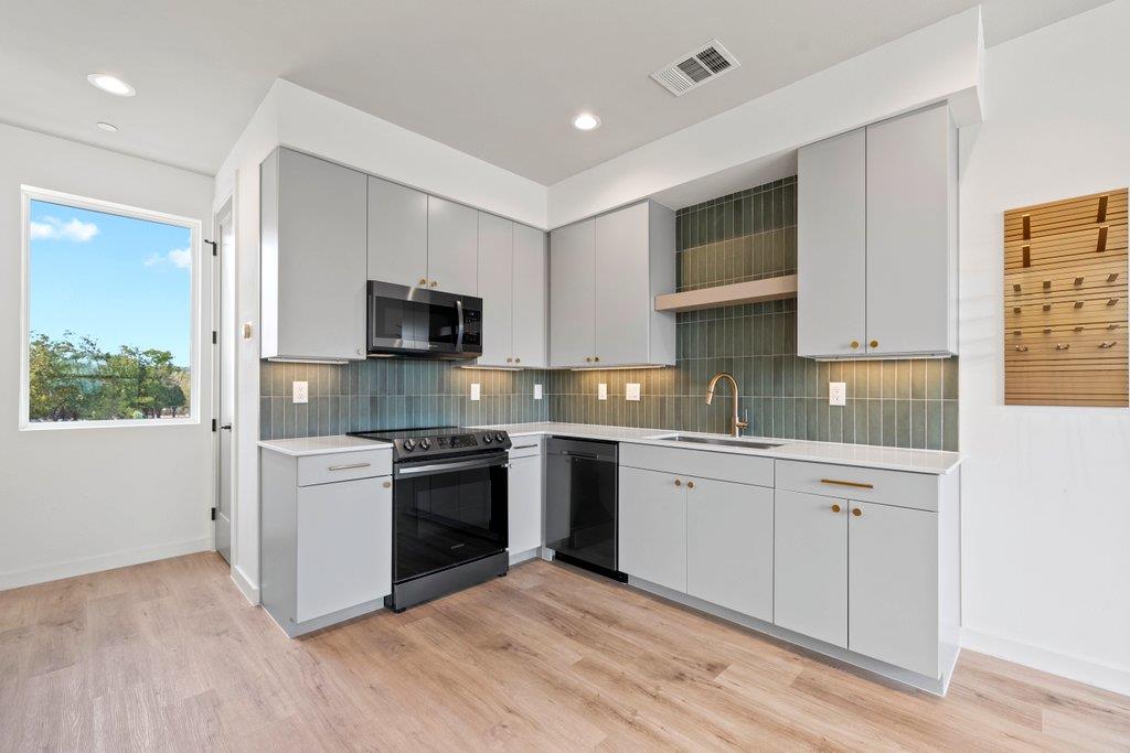 1208 N Academy Ave UNIT 2203