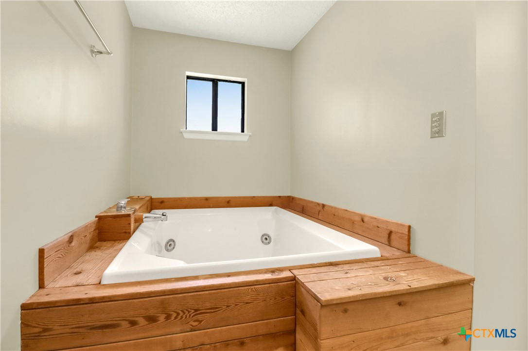 146 Twin Oak Road