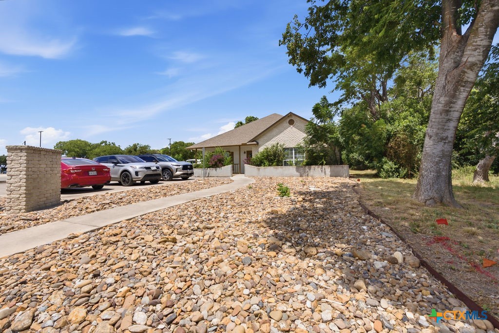 215 Courtyard Drive