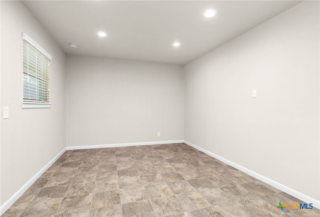 818 Mary Boulevard