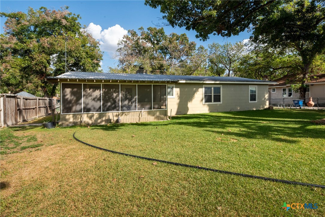 818 Mary Boulevard