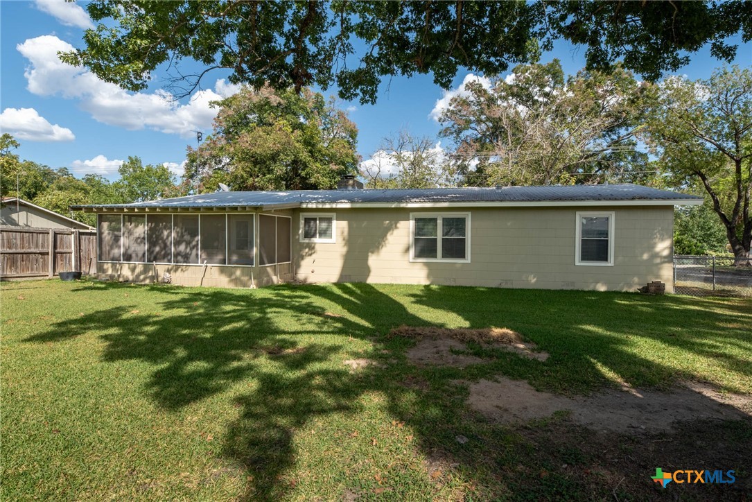 818 Mary Boulevard