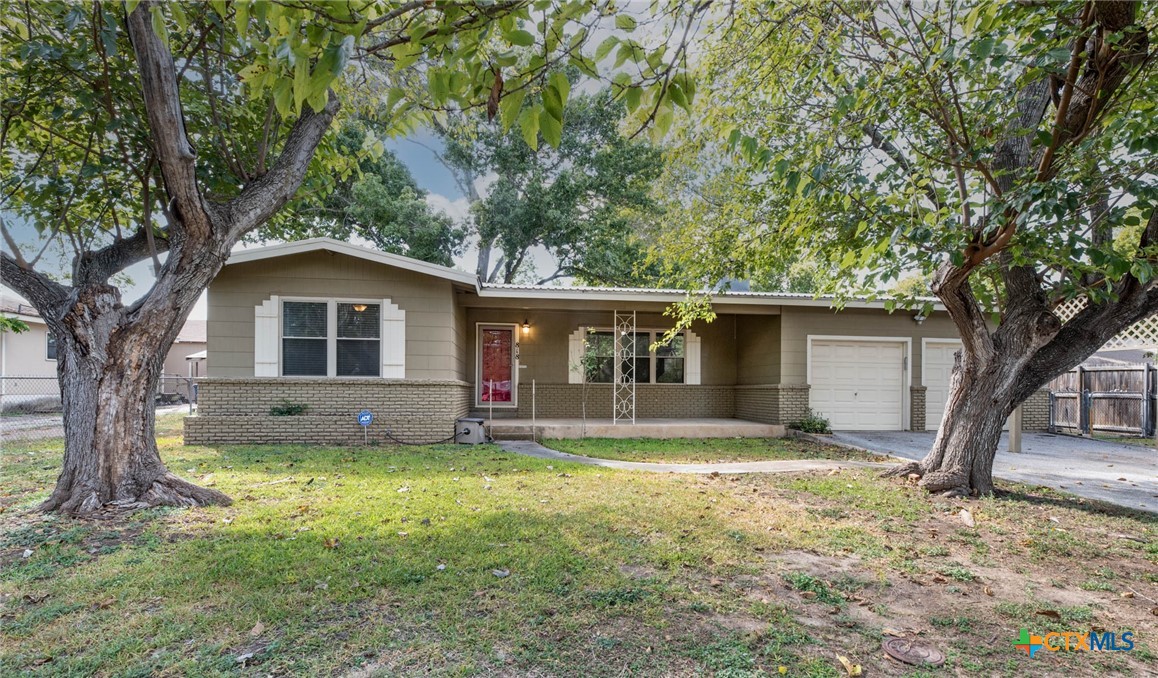 818 Mary Boulevard