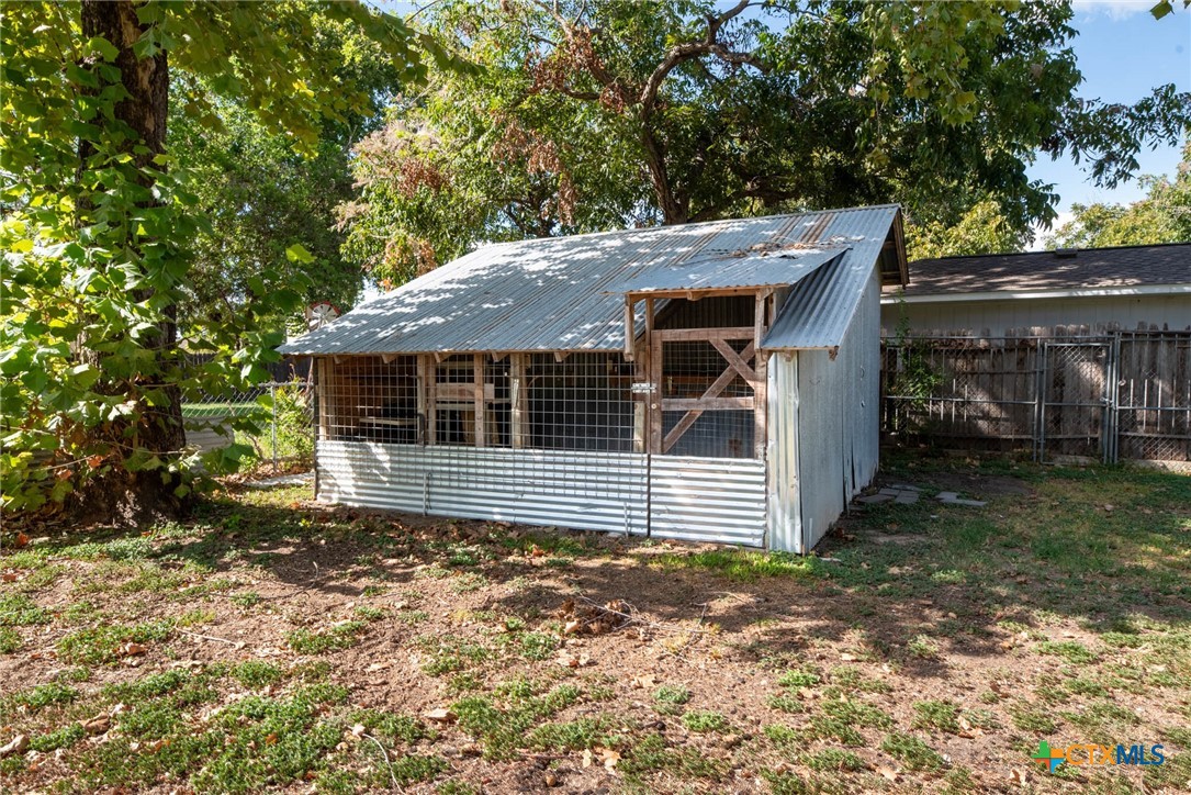 818 Mary Boulevard