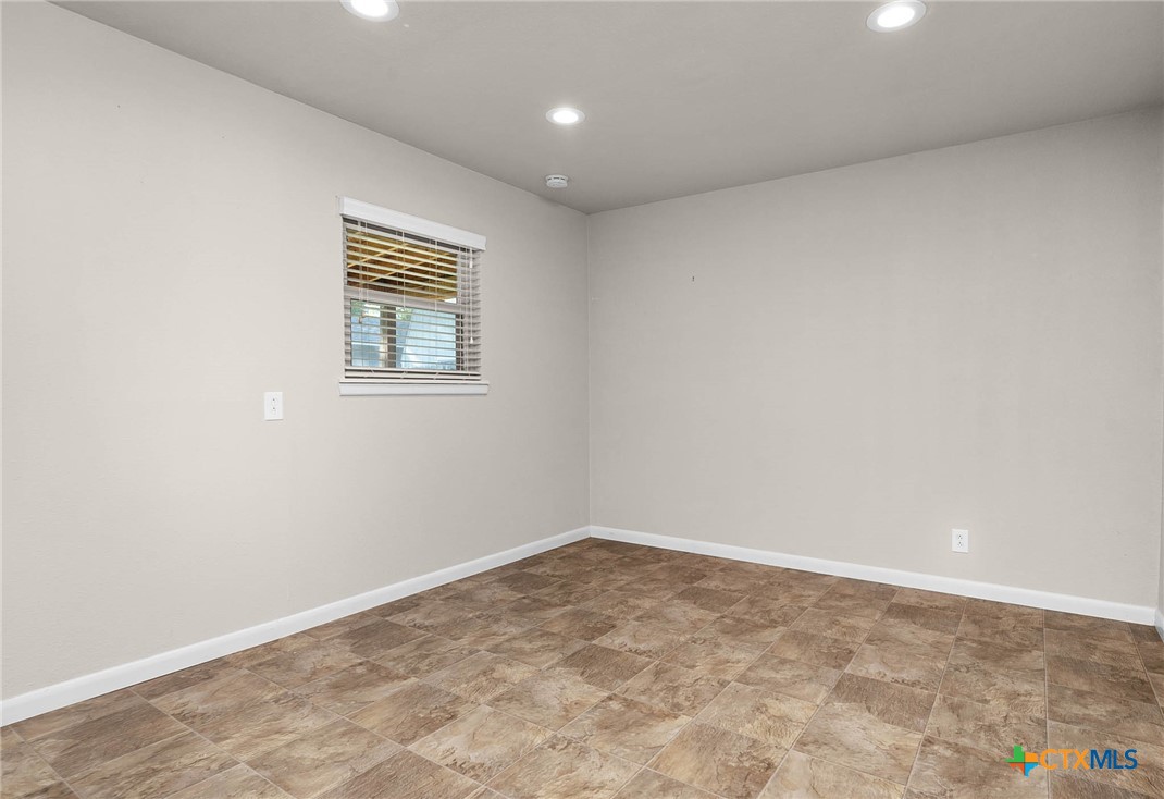 818 Mary Boulevard