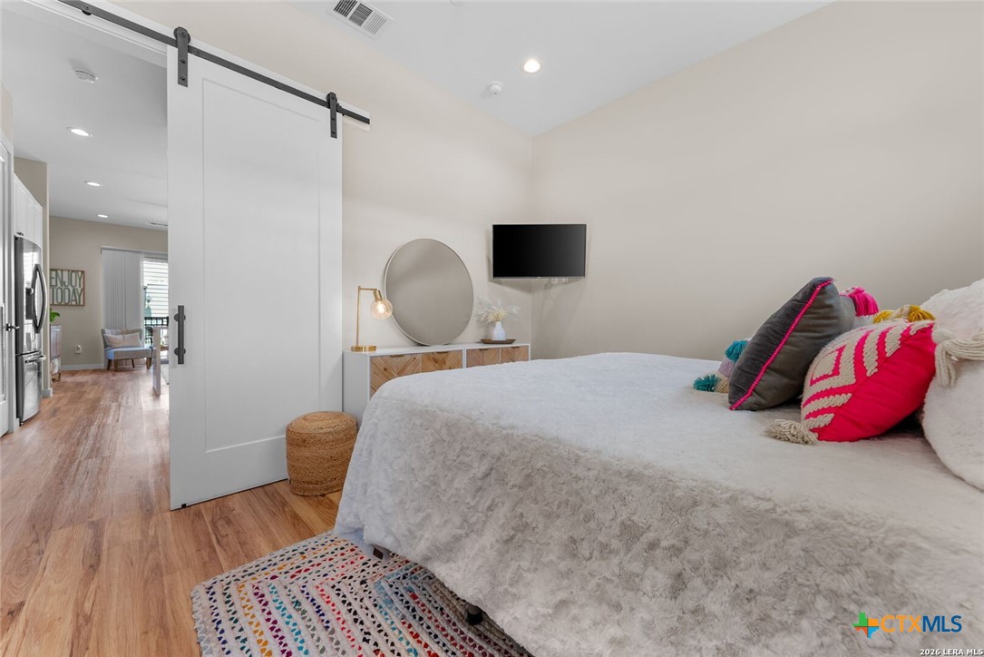 1208 N Academy Avenue 3104