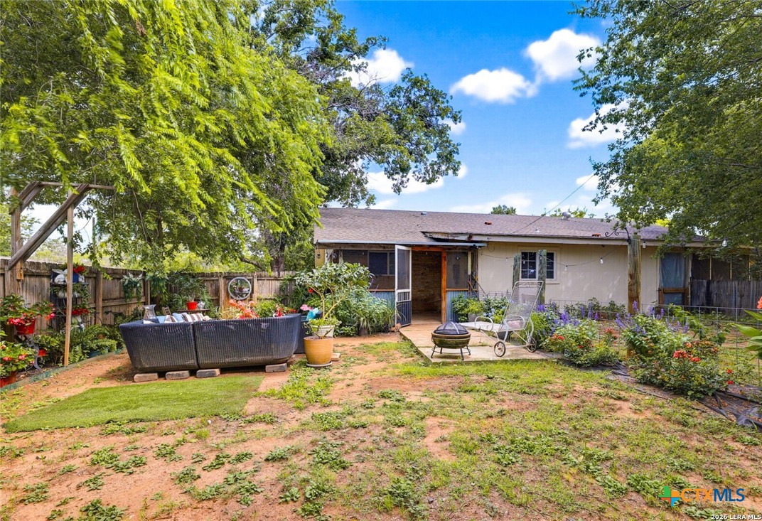 1502 Eichen Road