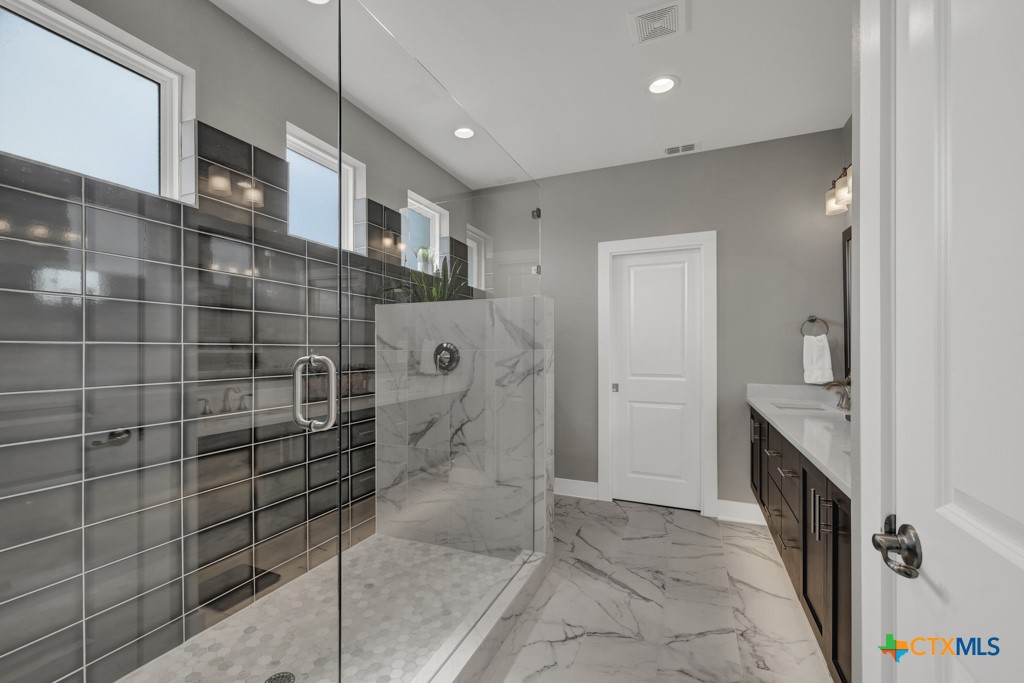 605 Creekside Common