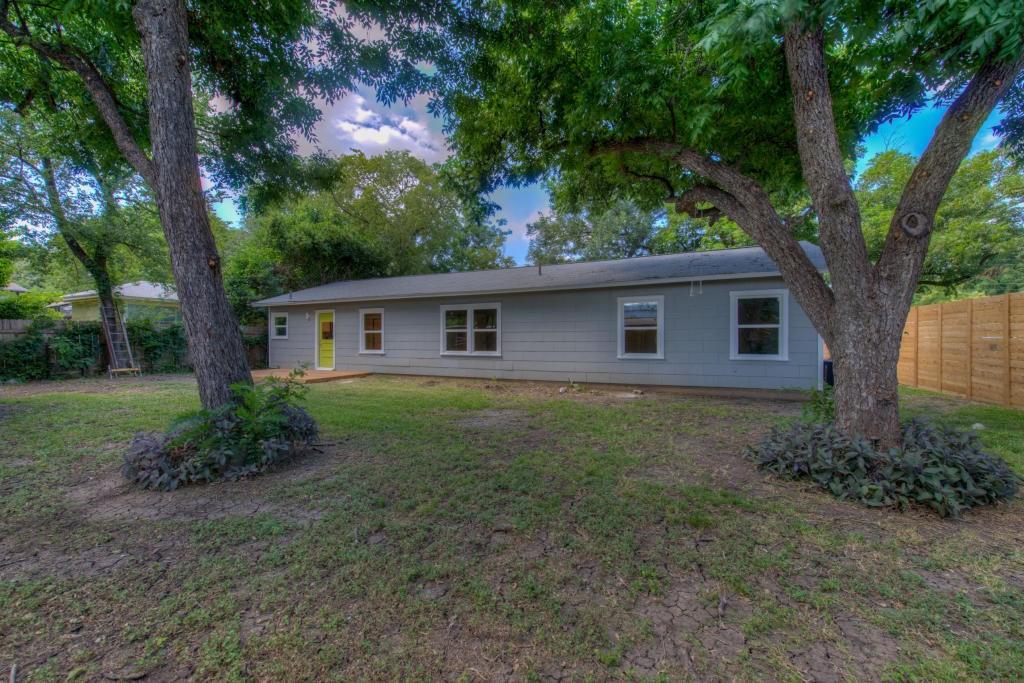 2011 Fortview RD