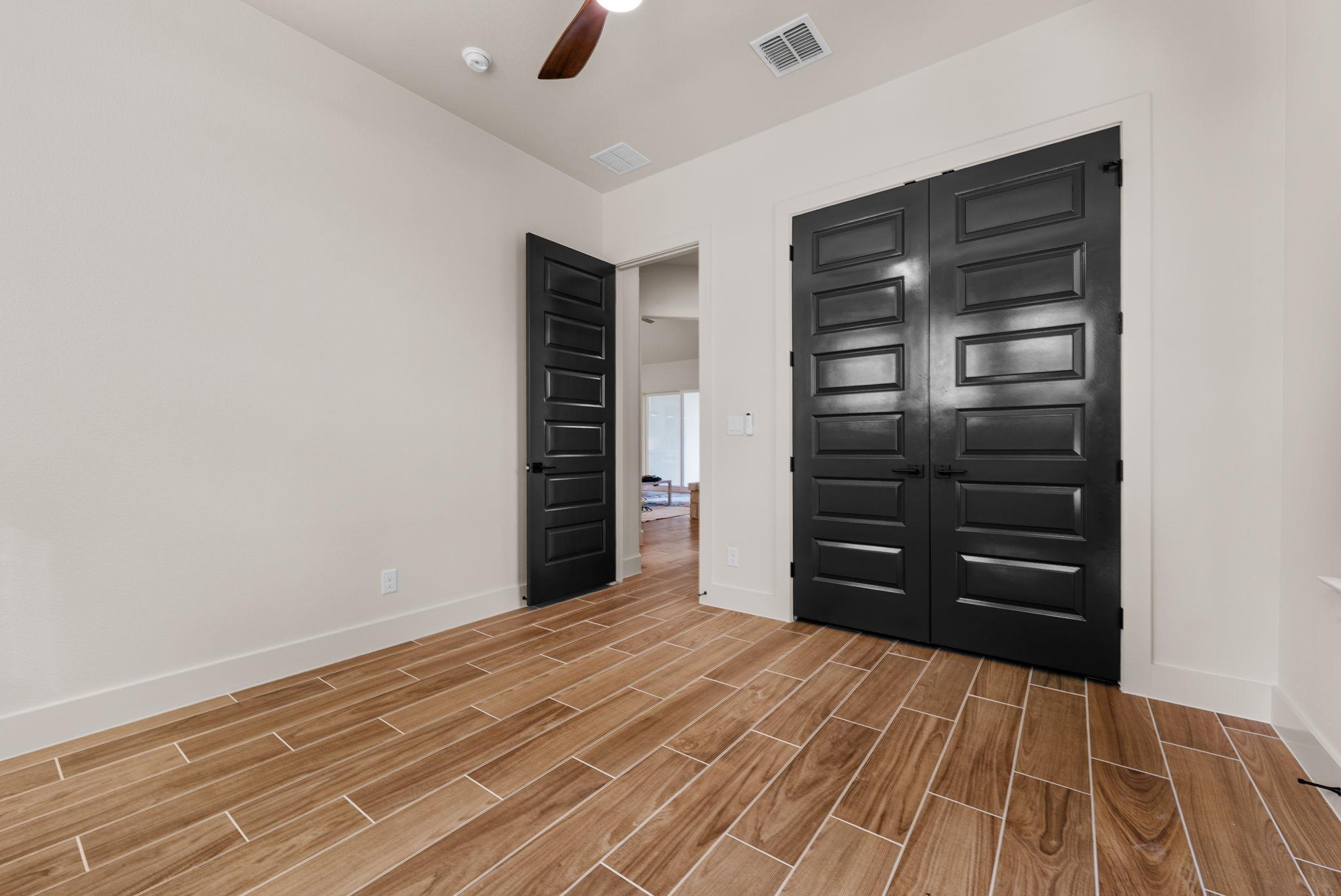 375 Shady HOLW