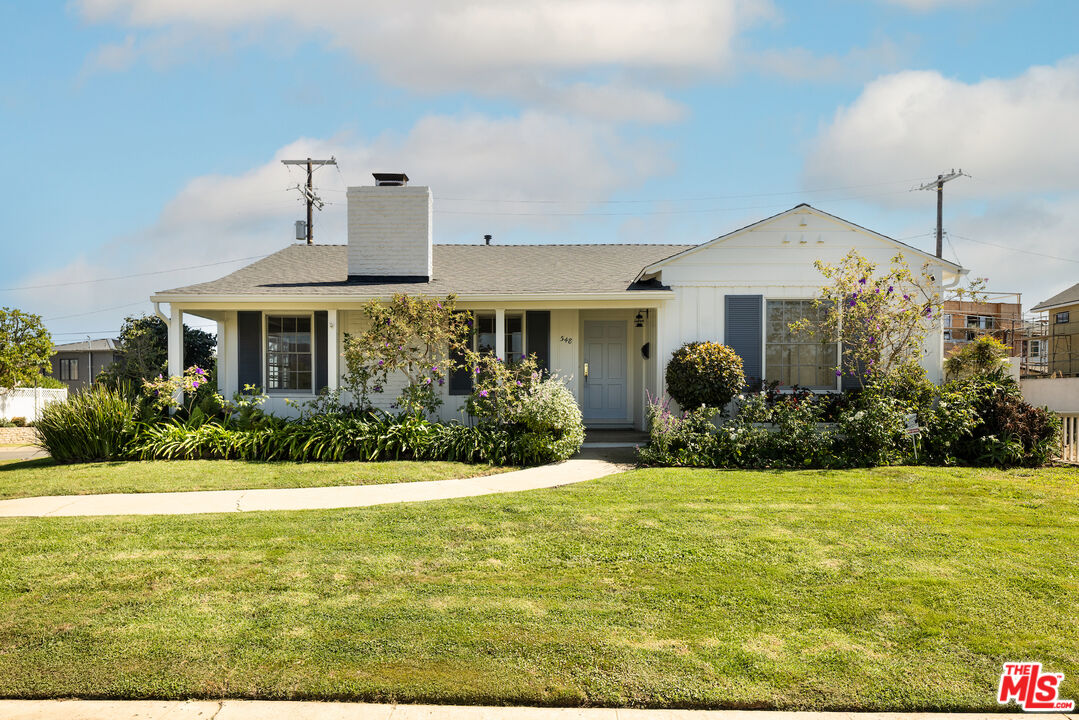 548 El Medio Ave