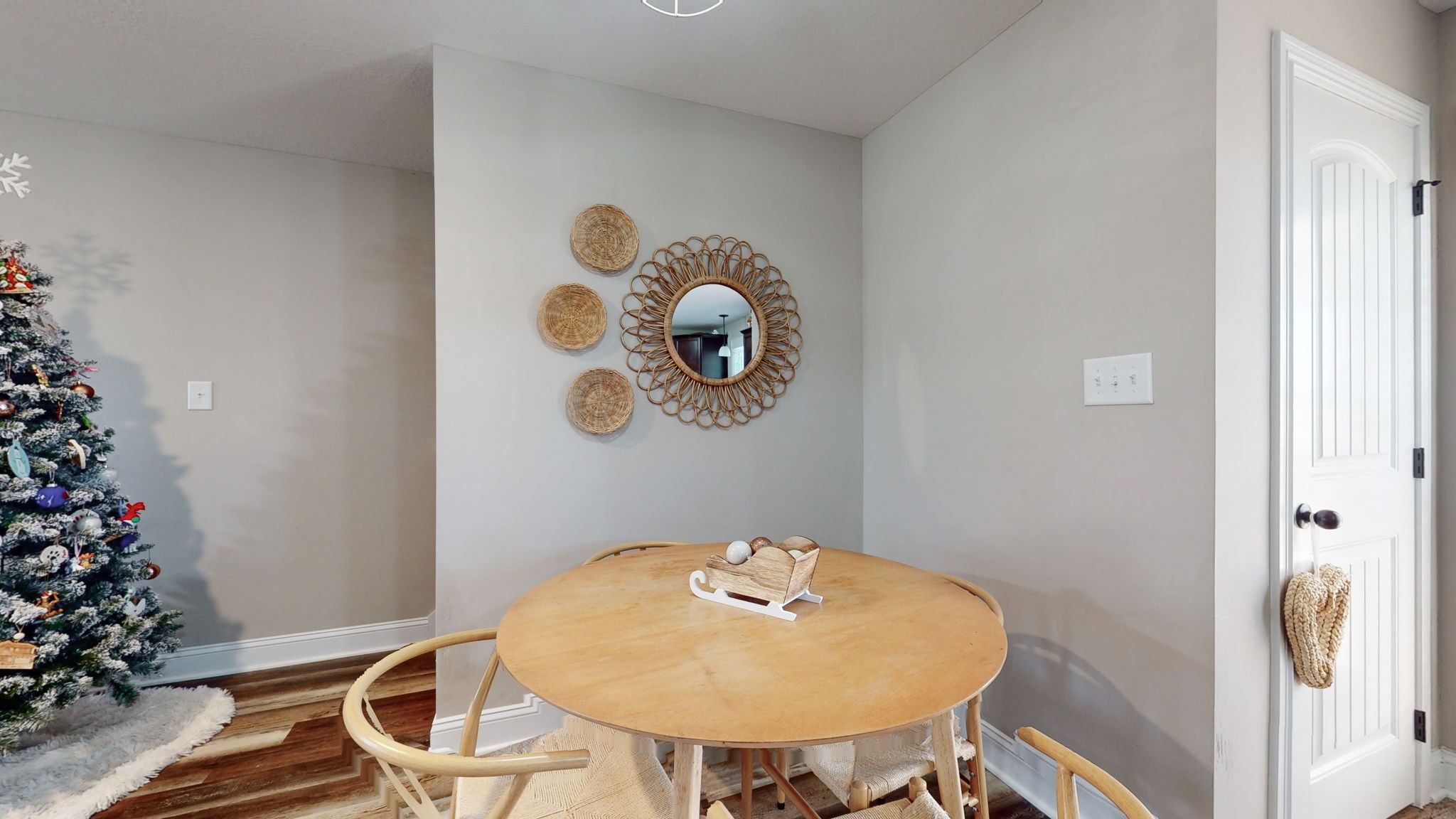 3588 Aurora Dr
