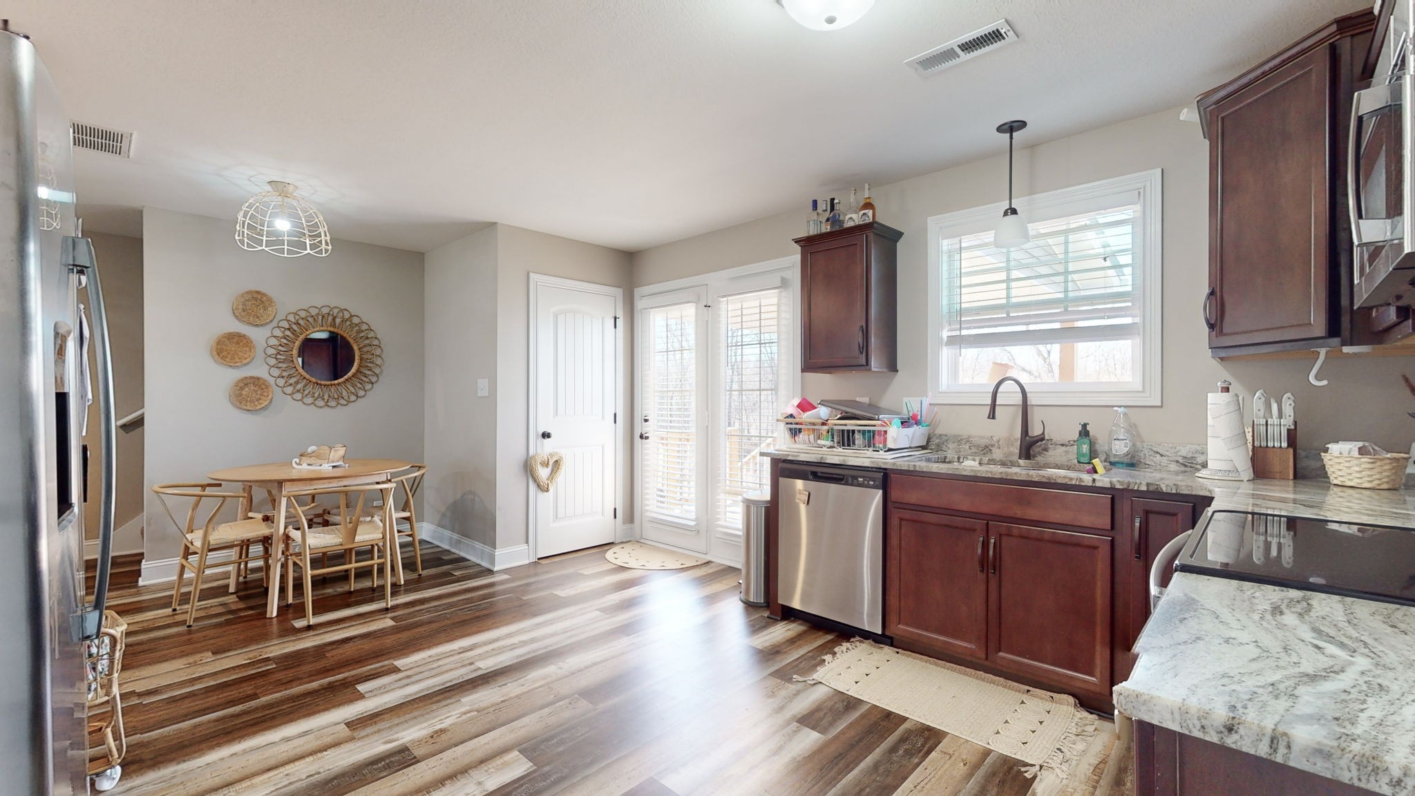 3588 Aurora Dr