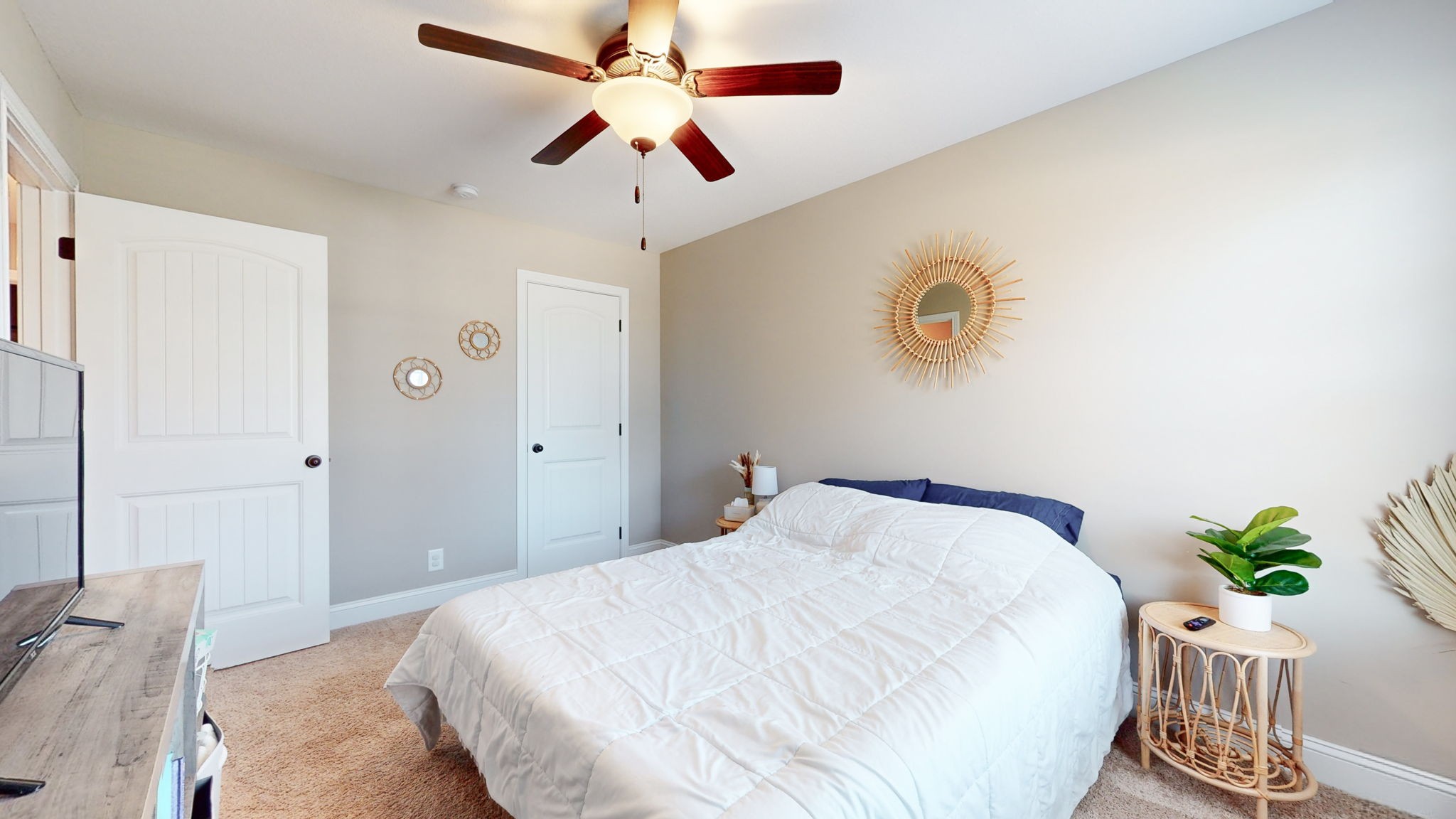 3588 Aurora Dr