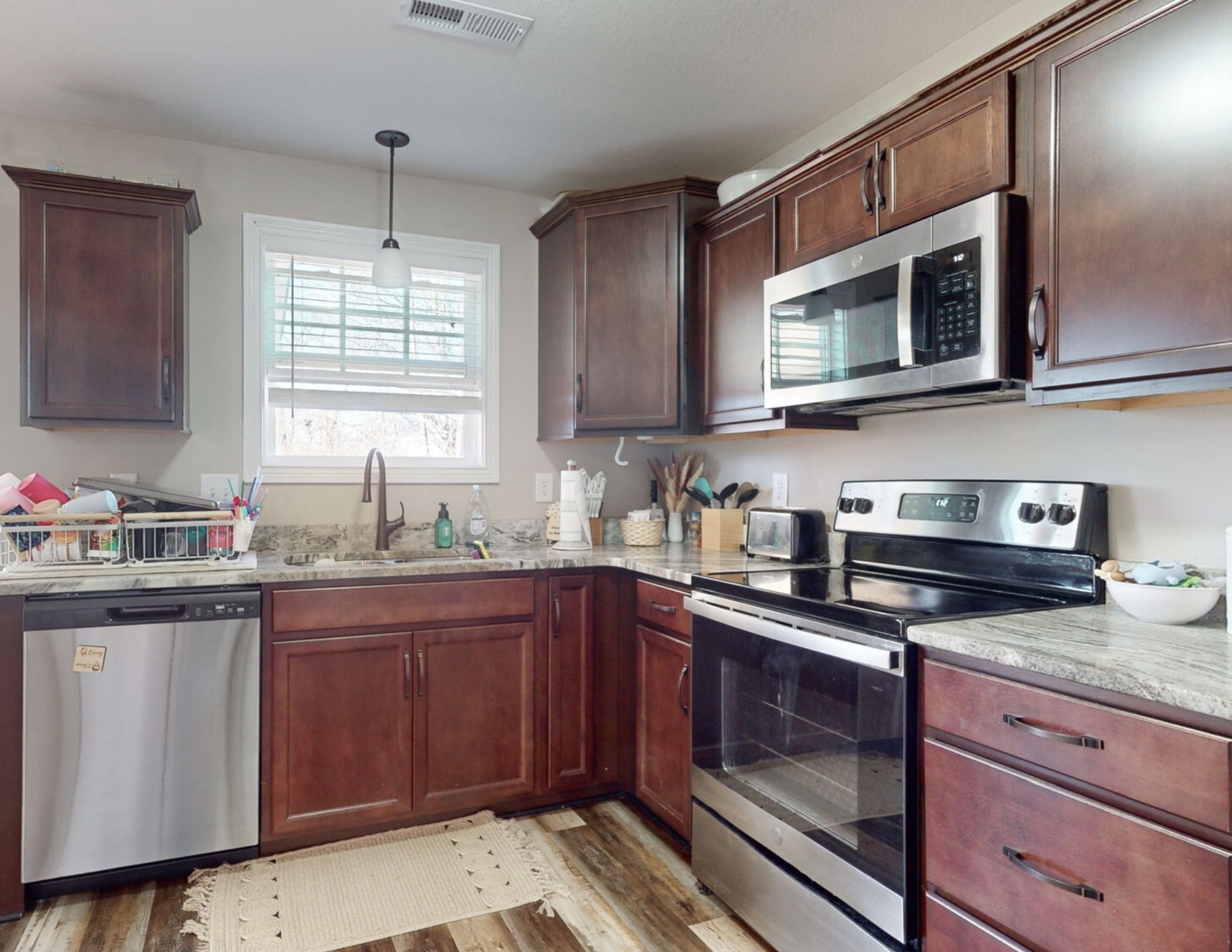 3588 Aurora Dr