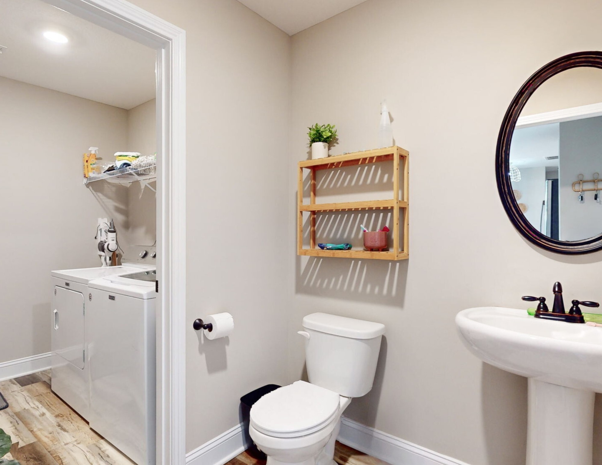 3588 Aurora Dr