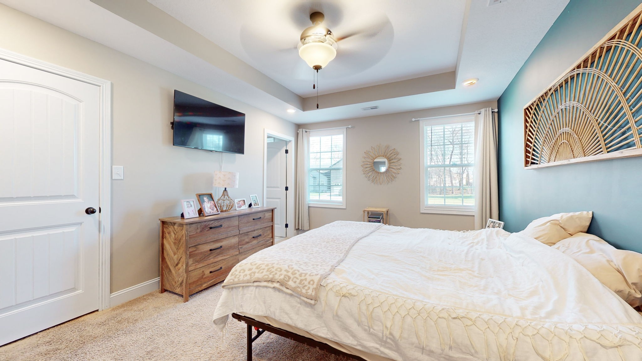 3588 Aurora Dr
